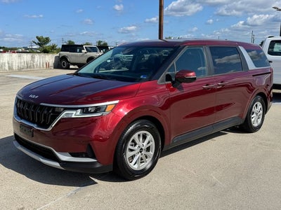 2022 Kia Carnival LXS | 8 Passenger | Heated Seats