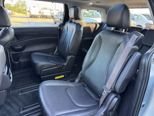 2025 Kia Carnival Hybrid SX | Pano Moonroof | Dark Edition Pkg |