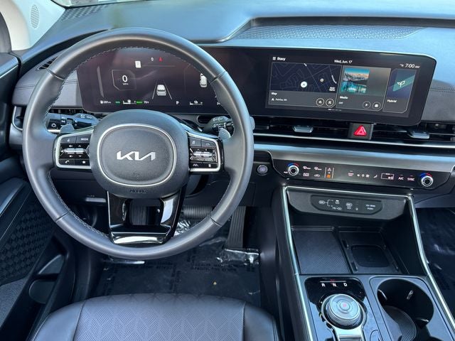 2025 Kia Carnival Hybrid SX | Pano Moonroof | Dark Edition Pkg |