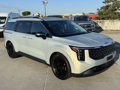 2025 Kia Carnival Hybrid SX | Pano Moonroof | Dark Edition Pkg |