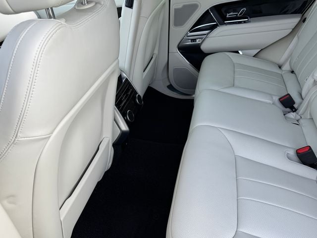 2025 Land Rover Range Rover SE | Heads Up | Shadow Pkg | Cold Pkg