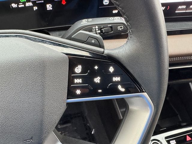 2025 Audi Q6 e-tron Prestige quattro