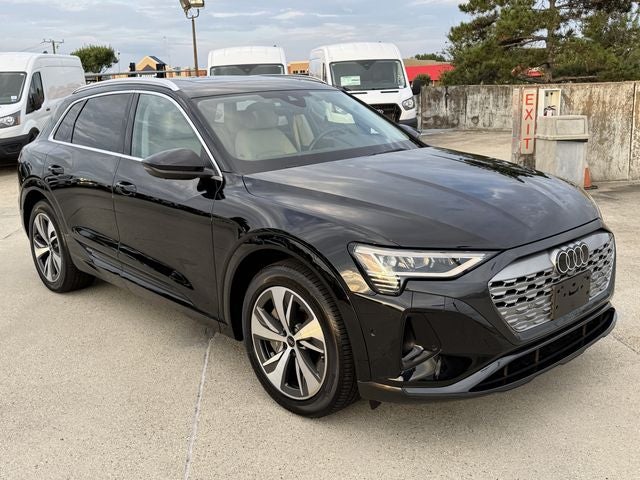 2024 Audi Q8 e-tron Premium Plus quattro