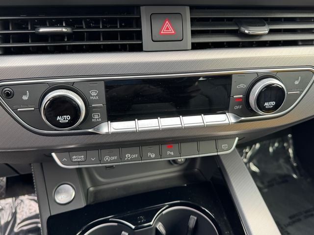 2023 Audi A4 45 S line Prestige quattro