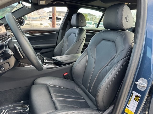 2023 BMW 5 Series 530i xDrive | Premium Pkg. | Moonroof | CarPlay