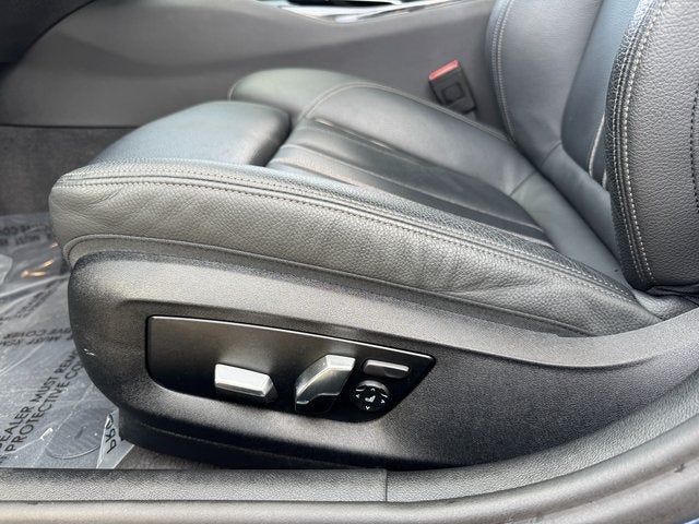 2023 BMW 5 Series 530i xDrive | Premium Pkg. | Moonroof | CarPlay