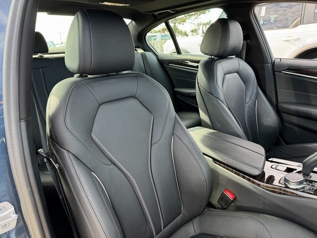 2023 BMW 5 Series 530i xDrive | Premium Pkg. | Moonroof | CarPlay