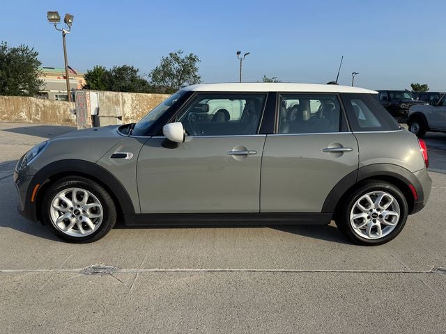 2021 MINI Cooper Signature | Pano Sunroof | Heated Seats | Led Headlights