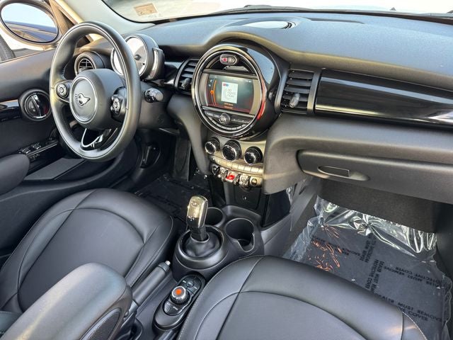 2021 MINI Cooper Signature | Pano Sunroof | Heated Seats | Led Headlights