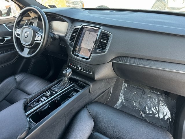 2020 Volvo XC90 T6 Momentum | Navigation | Pano Moonroof | AWD