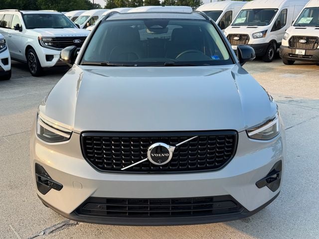 2025 Volvo XC40 B5 Ultra Dark Theme | 360 Camera | Pilot Assist | One Owner