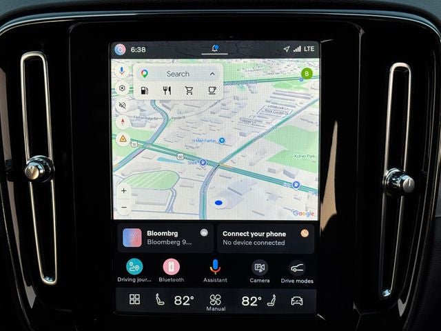 2025 Volvo XC40 B5 Ultra Dark Theme | 360 Camera | Pilot Assist | One Owner