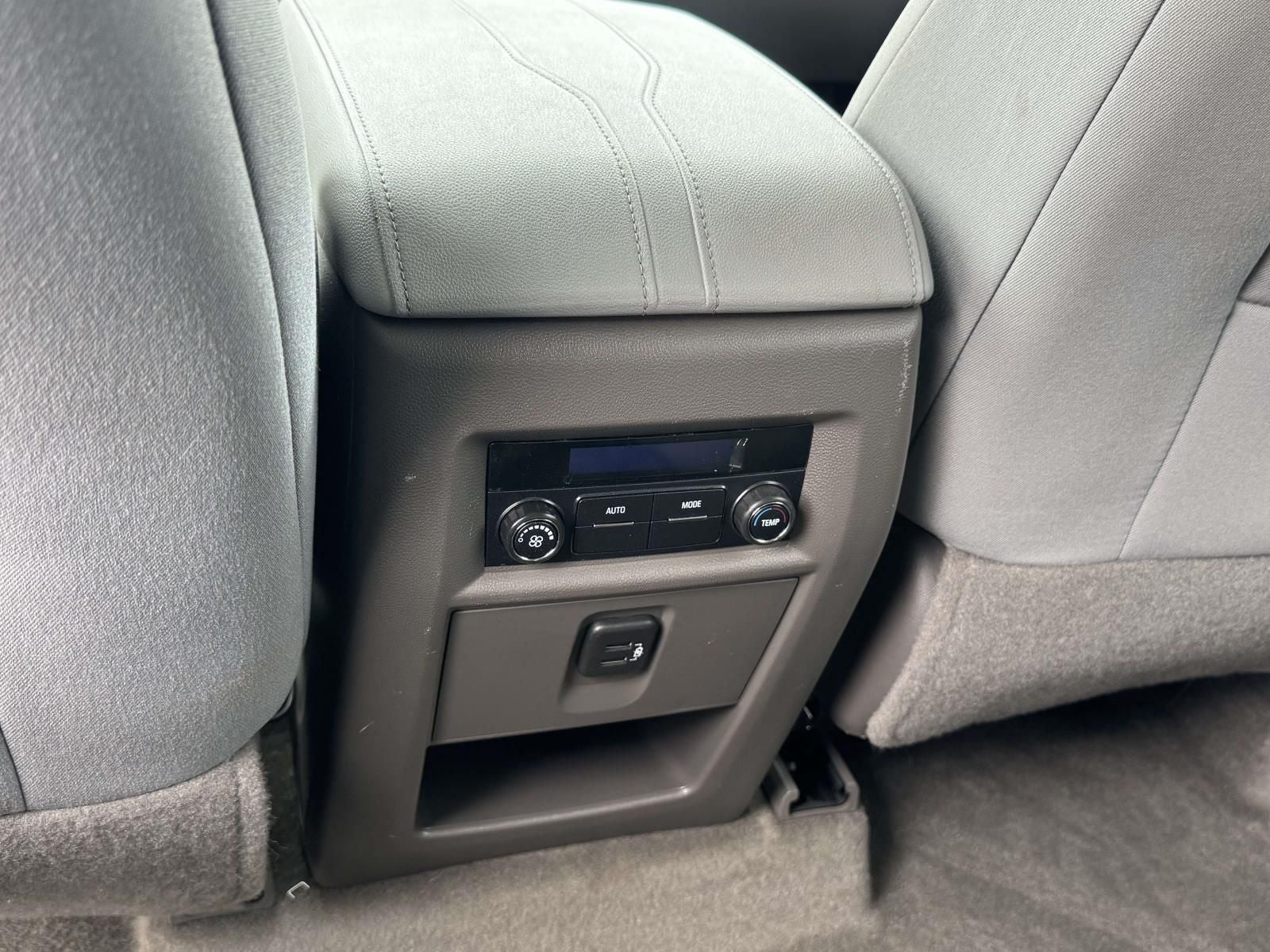 2018 Chevrolet Traverse LT Cloth w/1LT