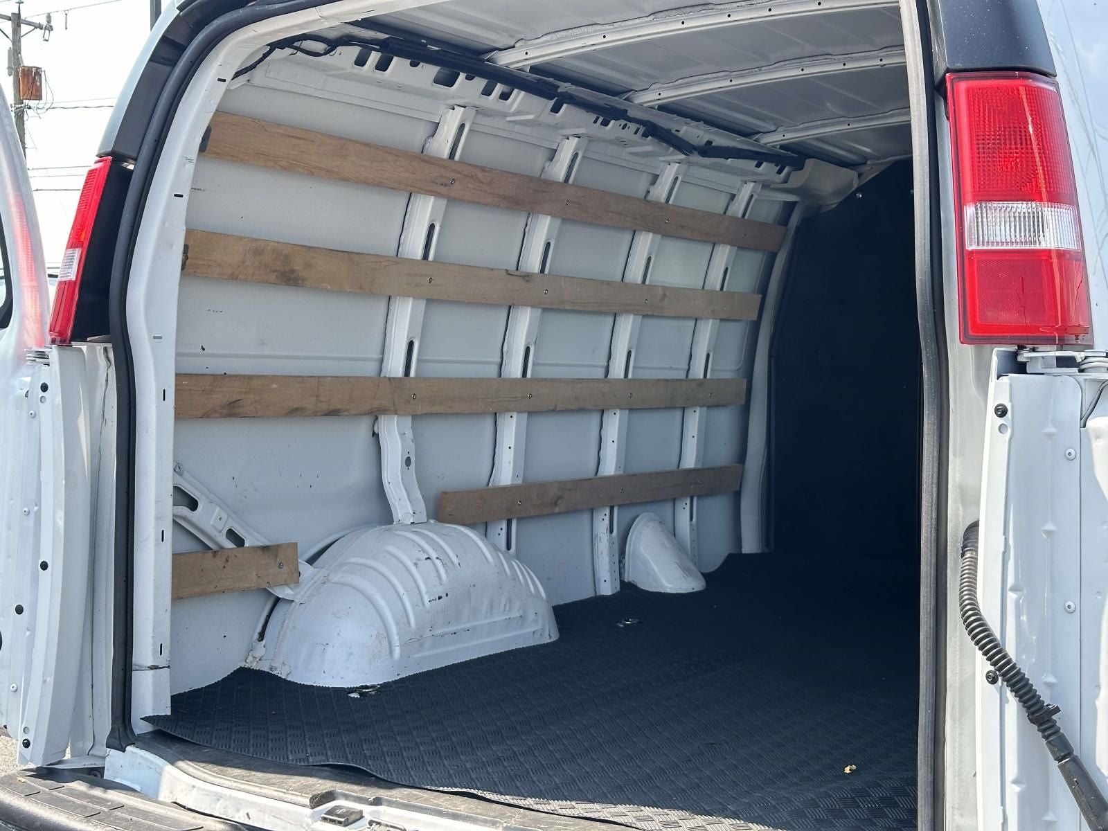 2025 GMC Savana 2500 Work Van