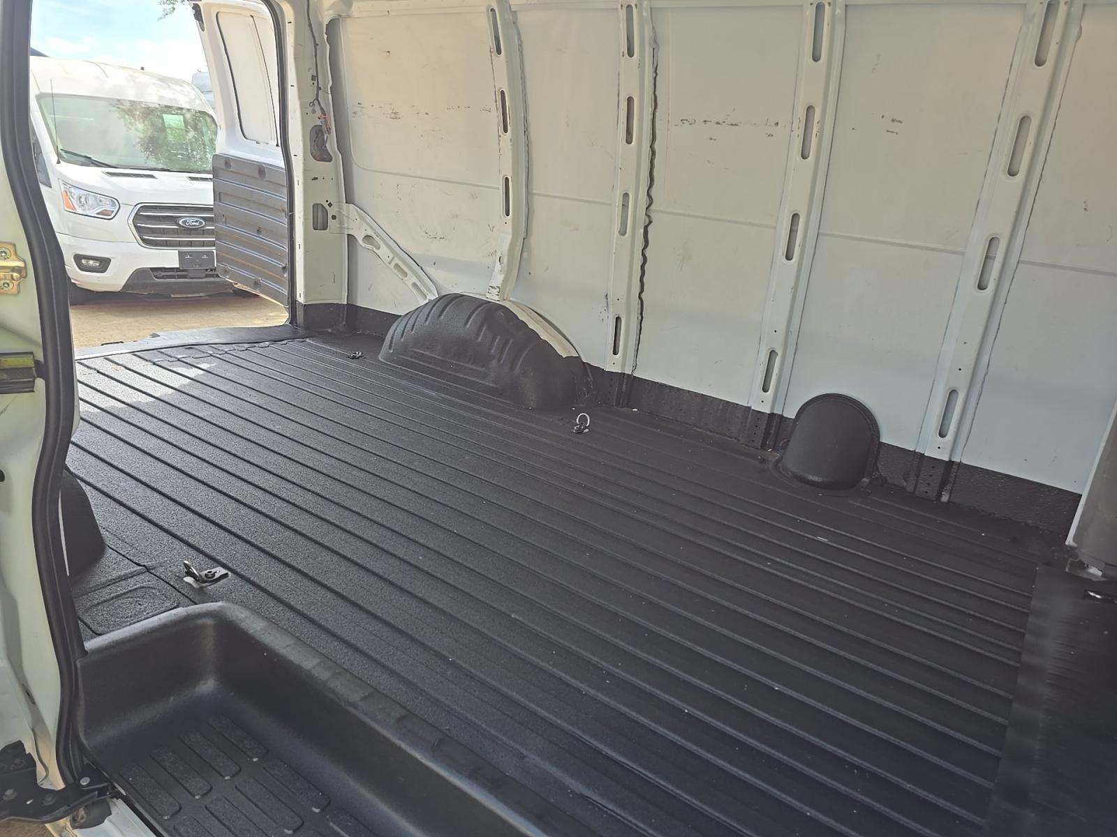 2023 GMC Savana 2500 Work Van