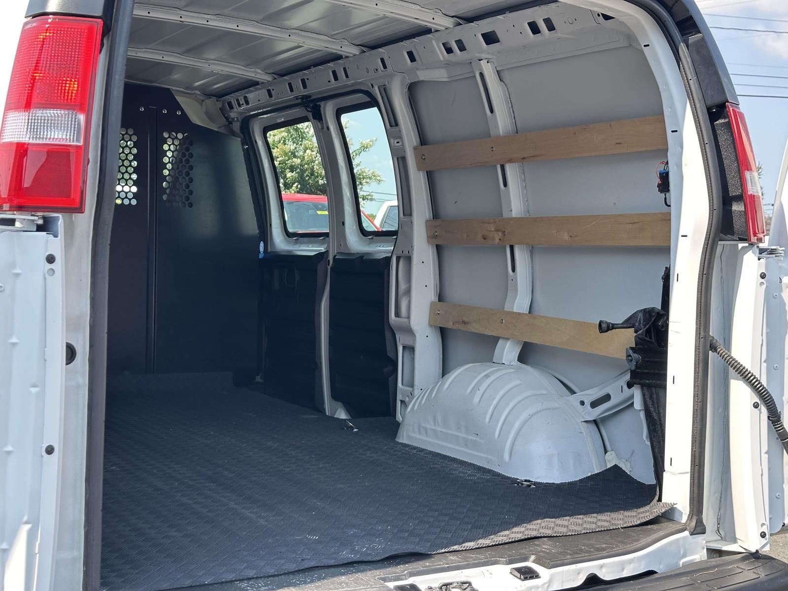 2025 GMC Savana 2500 Work Van