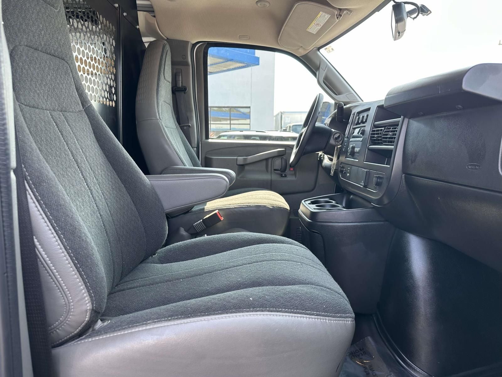 2025 GMC Savana 2500 Work Van