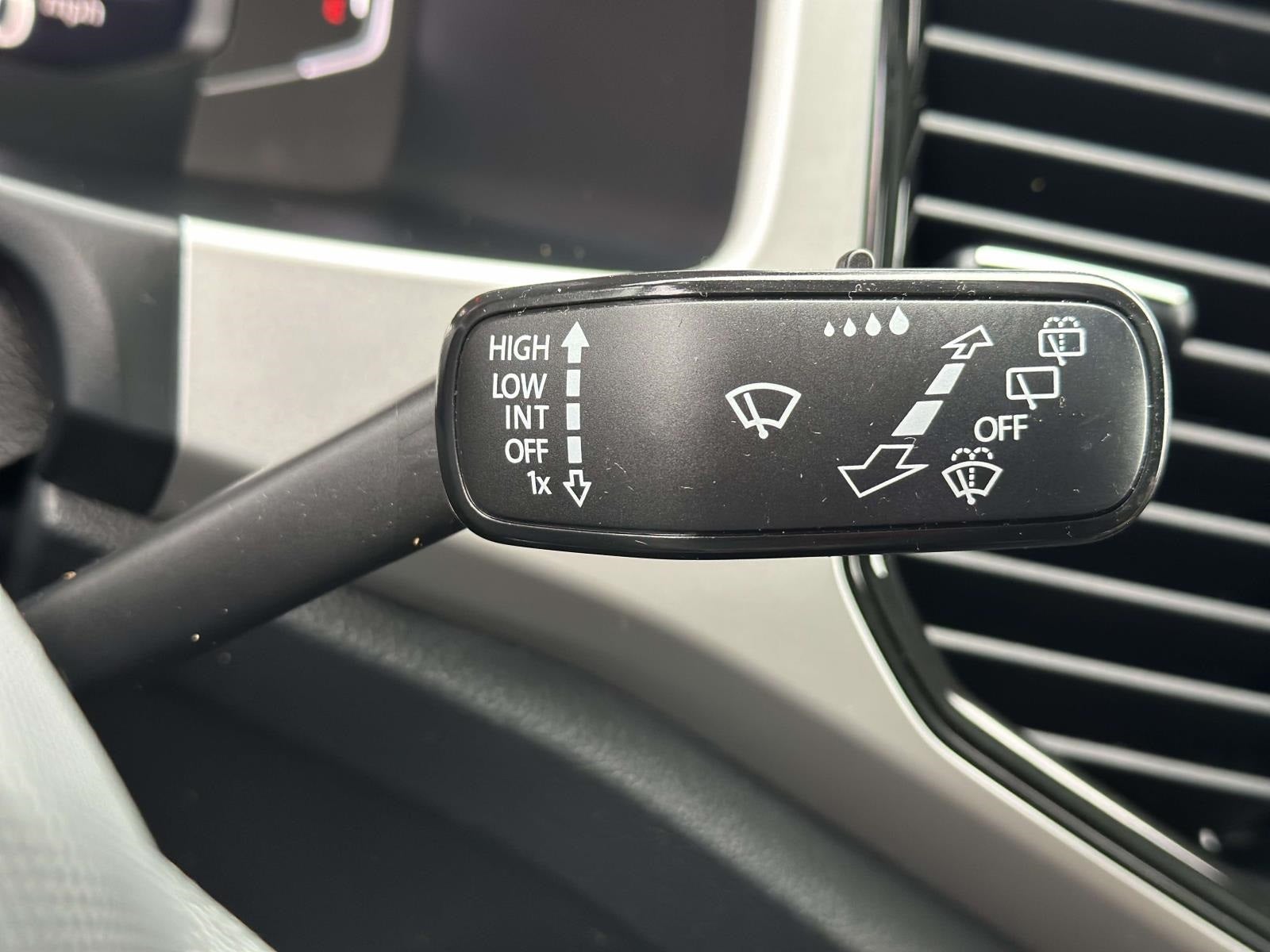 2023 Volkswagen Atlas Cross Sport 2.0T SEL