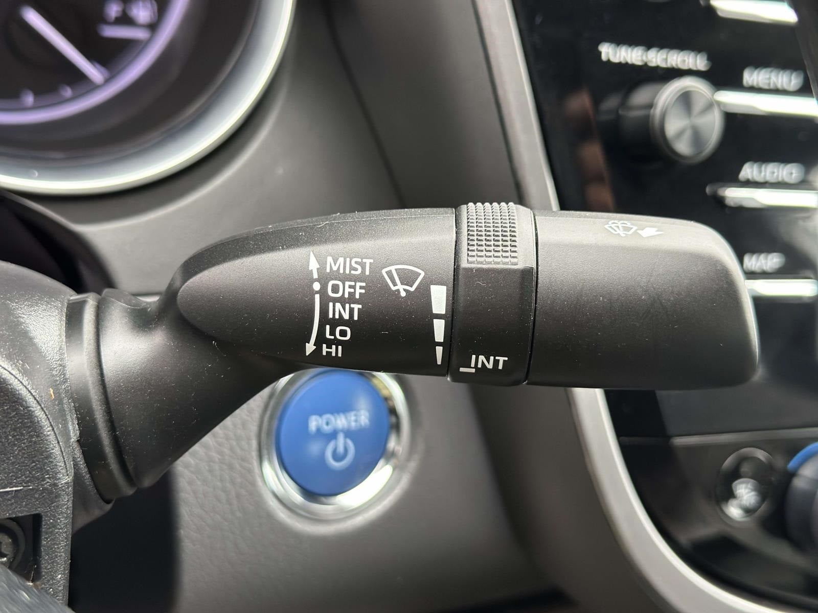 2019 Toyota Camry Hybrid LE