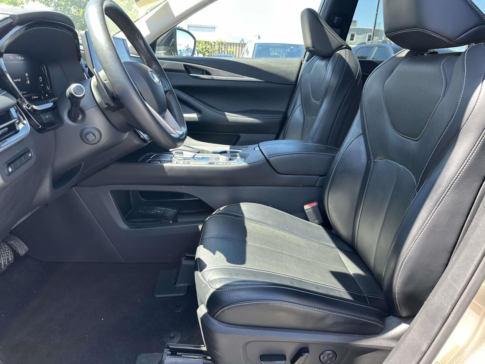 2023 INFINITI QX60 LUXE