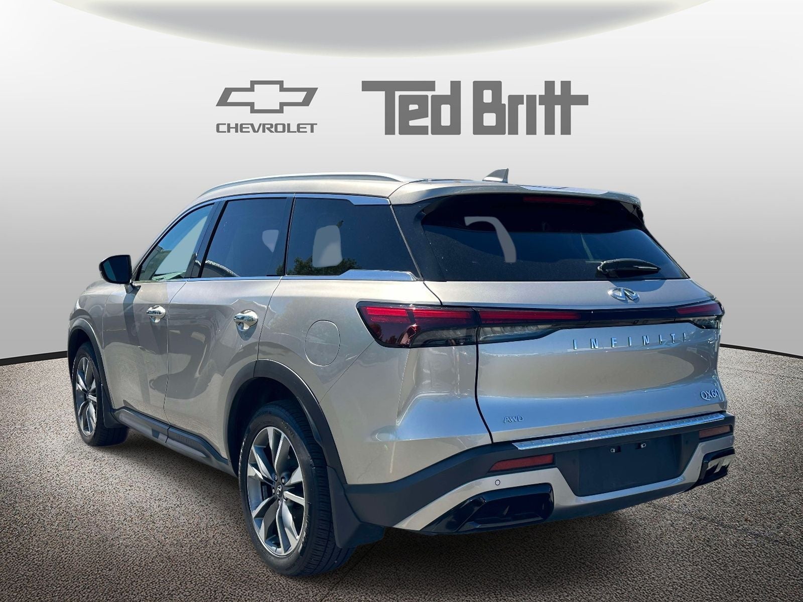 2023 INFINITI QX60 LUXE