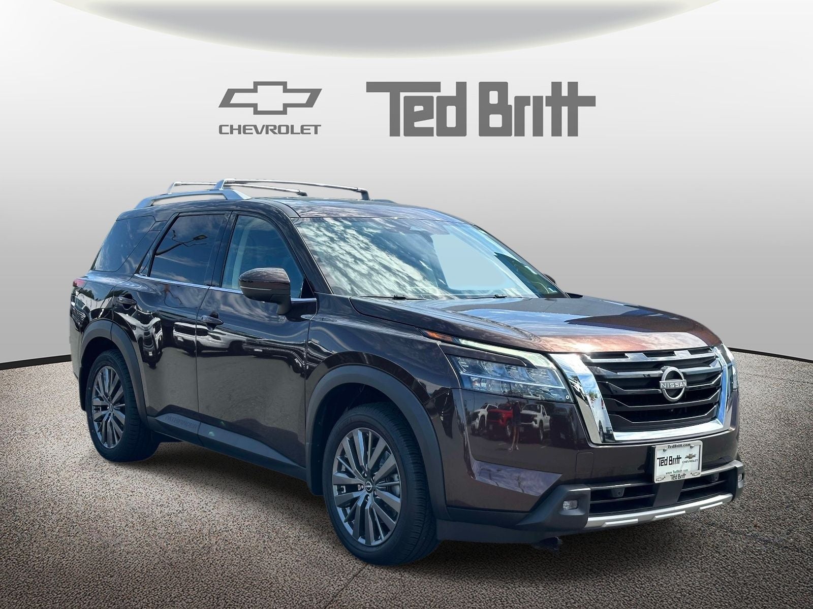 2022 Nissan Pathfinder SL