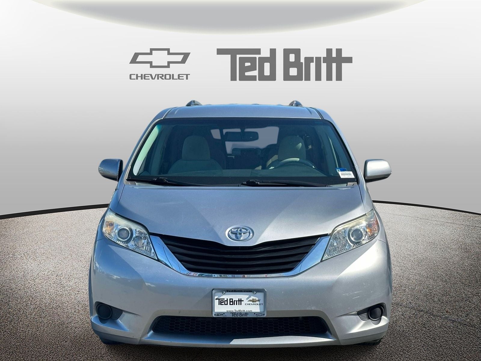 2013 Toyota Sienna LE 8 Passenger