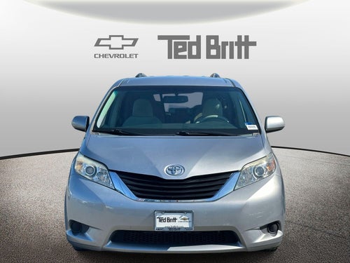 2013 Toyota Sienna LE 8 Passenger