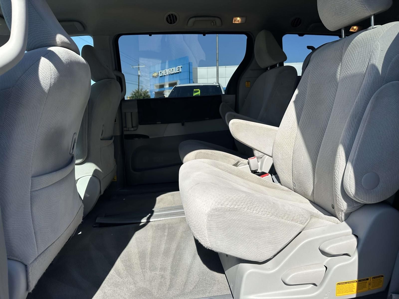 2013 Toyota Sienna LE 8 Passenger