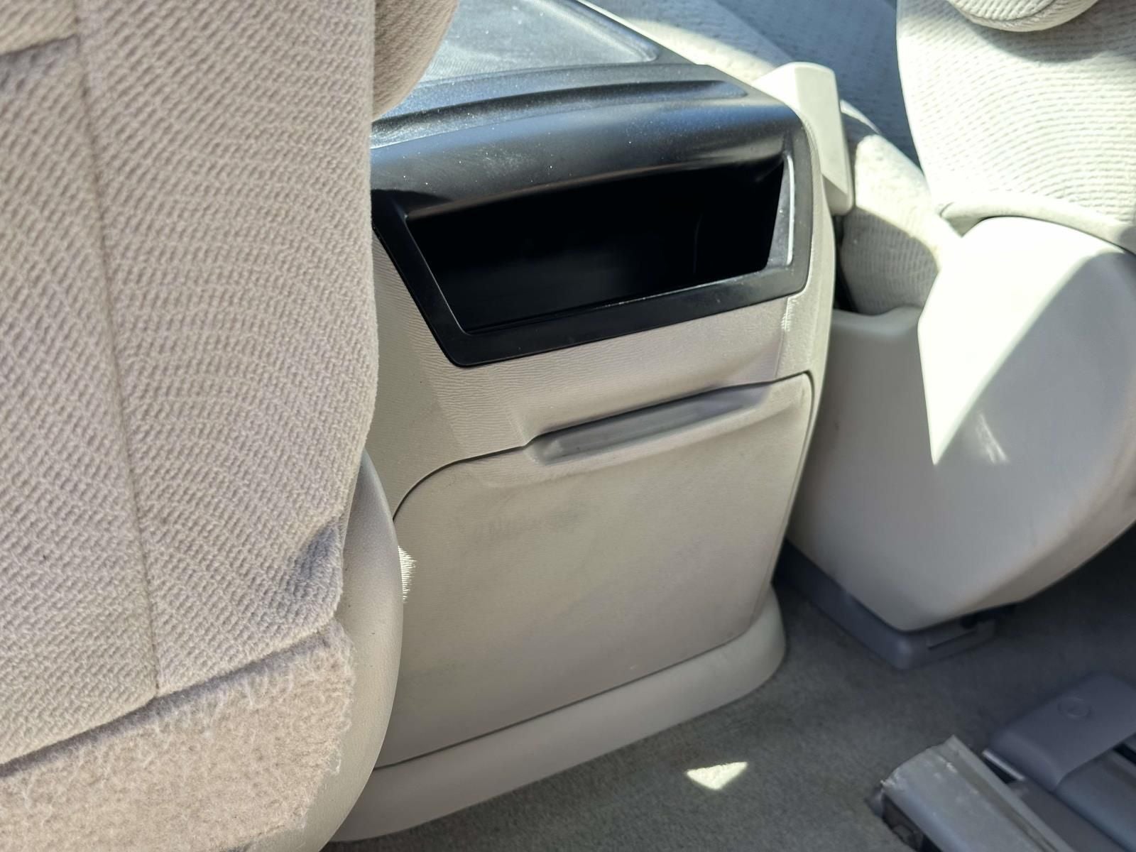 2013 Toyota Sienna LE 8 Passenger