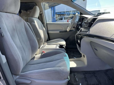 2013 Toyota Sienna LE 8 Passenger