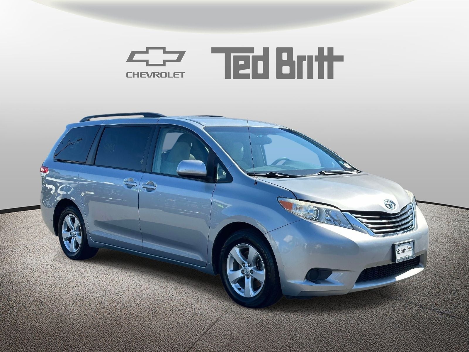 2013 Toyota Sienna LE 8 Passenger