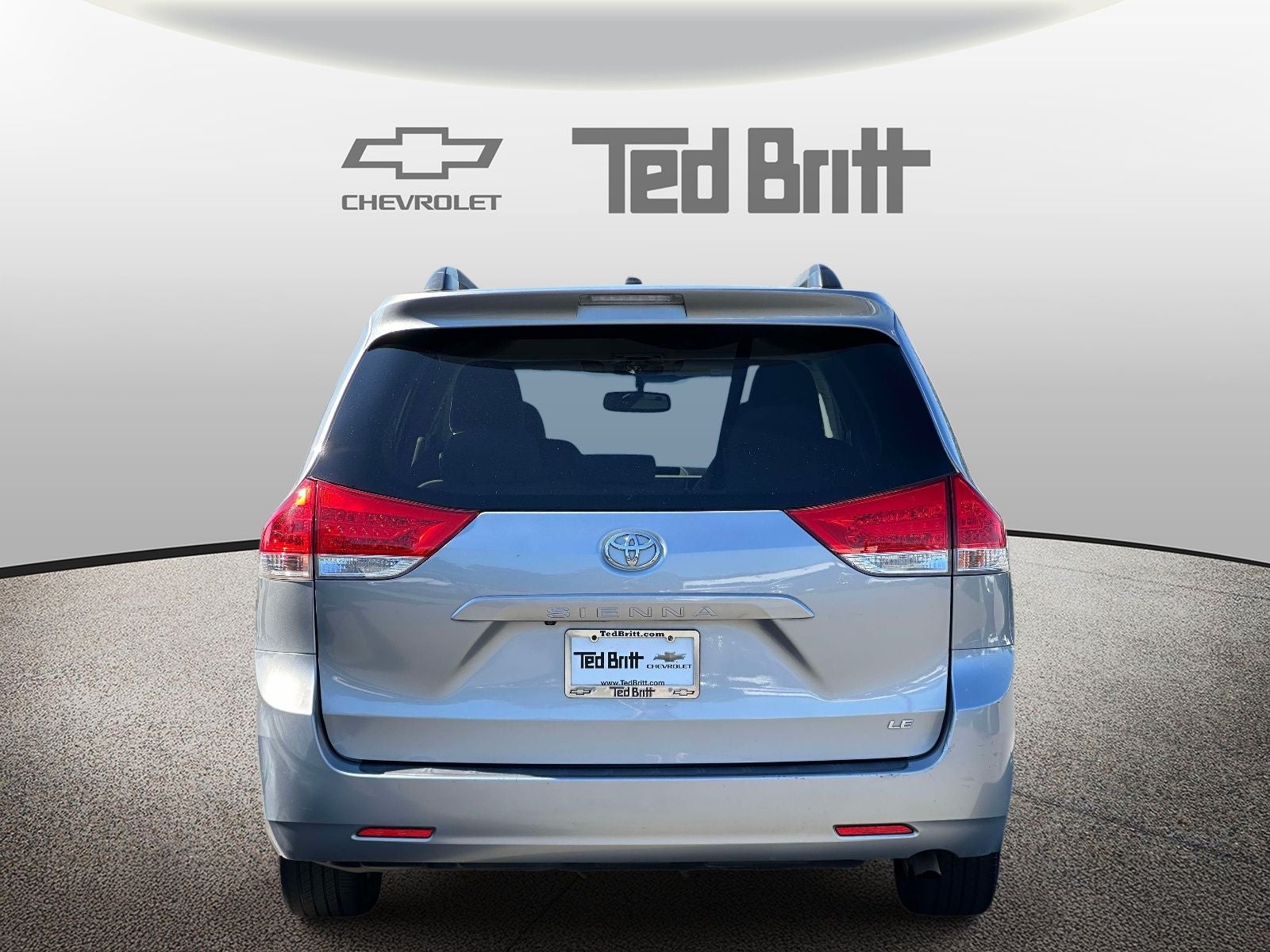 2013 Toyota Sienna LE 8 Passenger