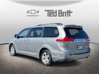 2013 Toyota Sienna LE 8 Passenger
