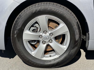 2013 Toyota Sienna LE 8 Passenger