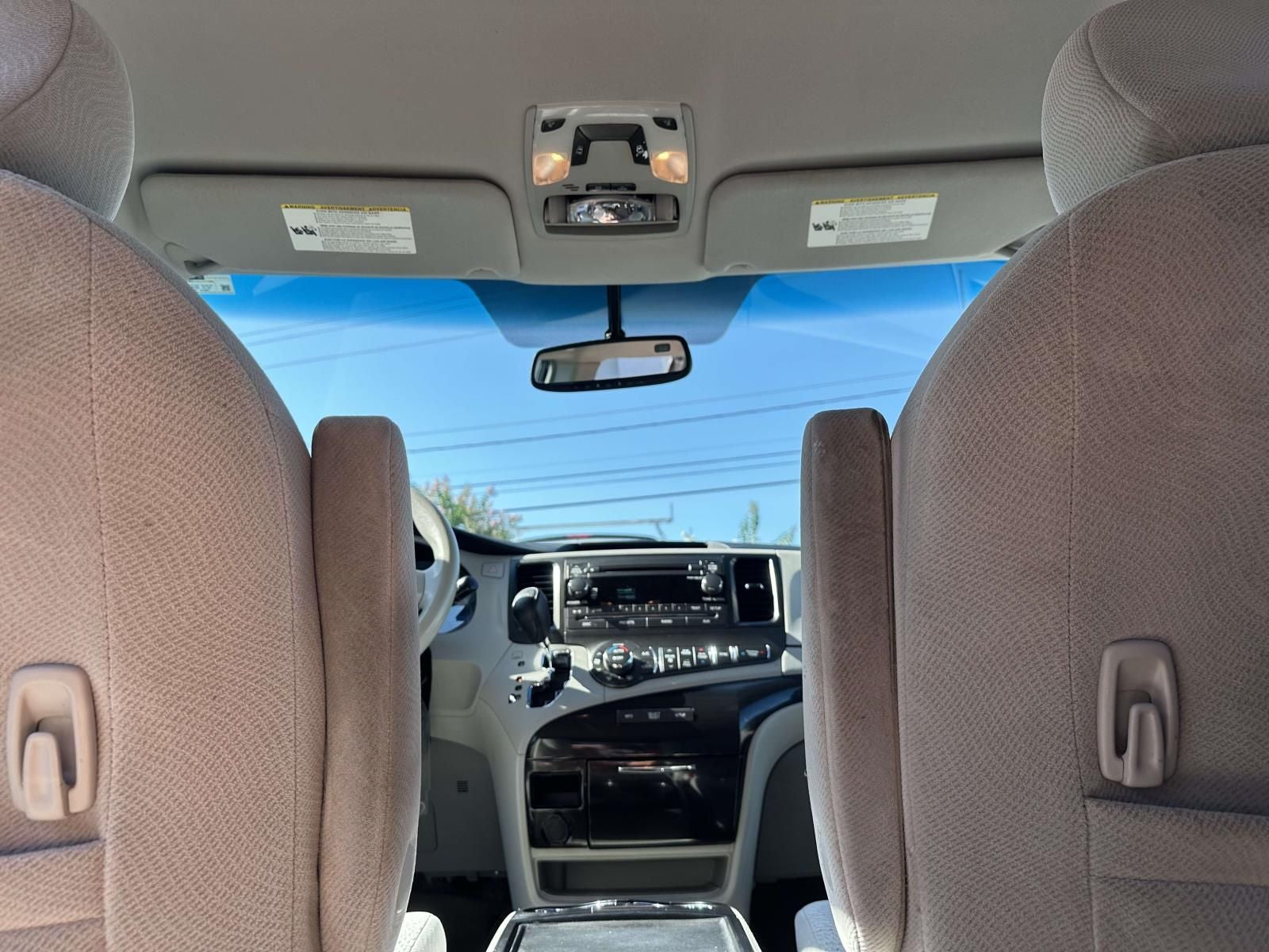 2013 Toyota Sienna LE 8 Passenger