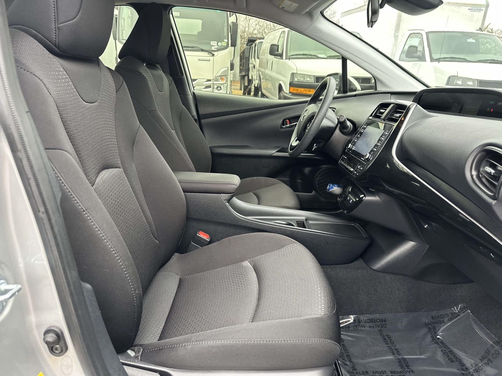 2022 Toyota Prius LE