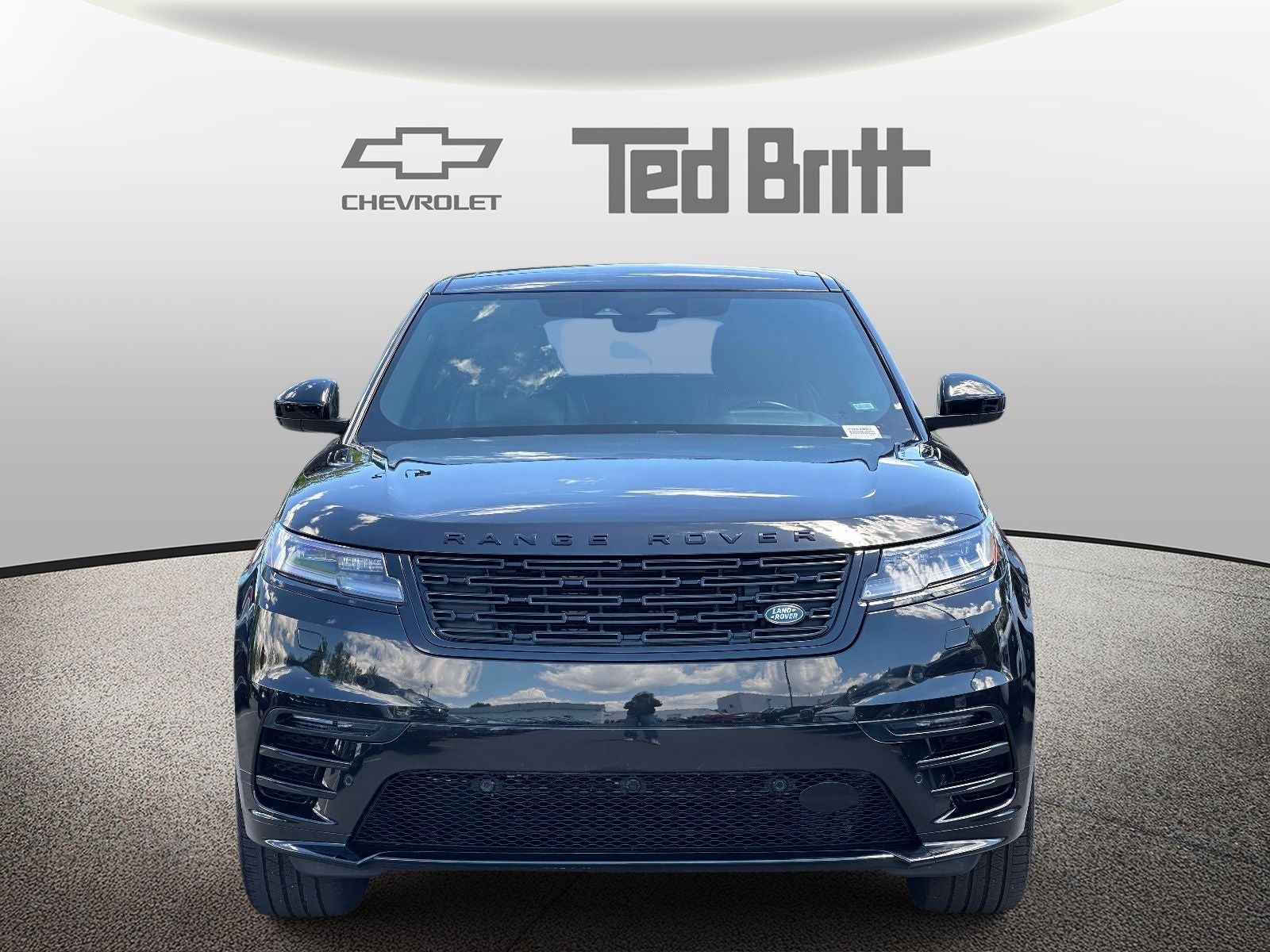 2025 Land Rover Range Rover Velar Dynamic SE