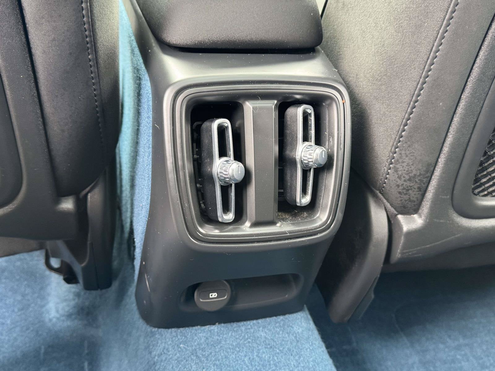 2023 Volvo XC40 Recharge Pure Electric Twin Plus