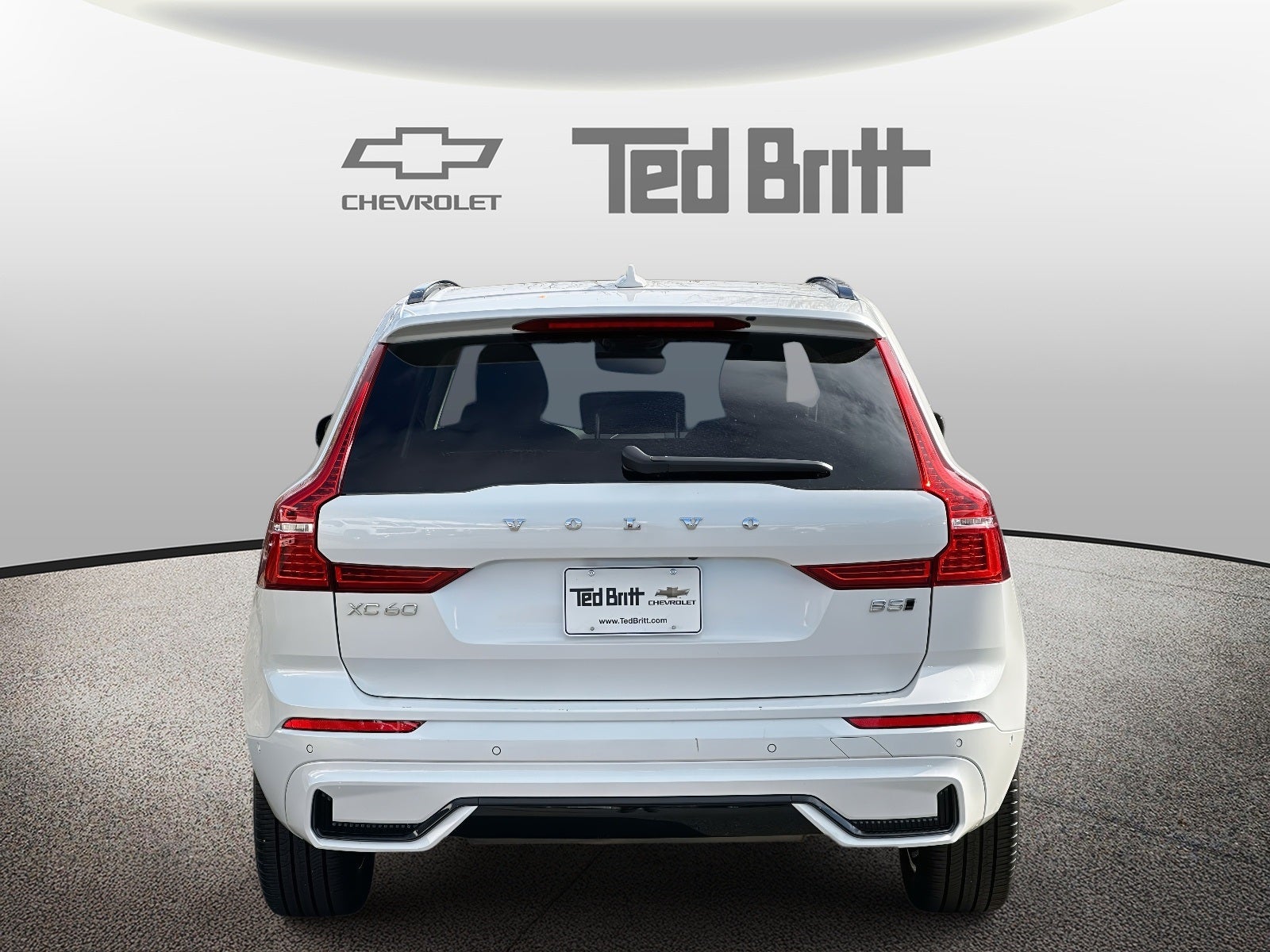 2025 Volvo XC60 B5 Plus