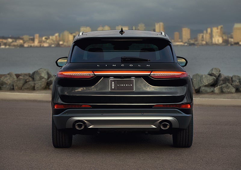 The rear lighting of the 2024 Lincoln Corsair® SUV spans the entire width of the vehicle. | Ted Britt Chantilly Lincoln in Chantilly VA
