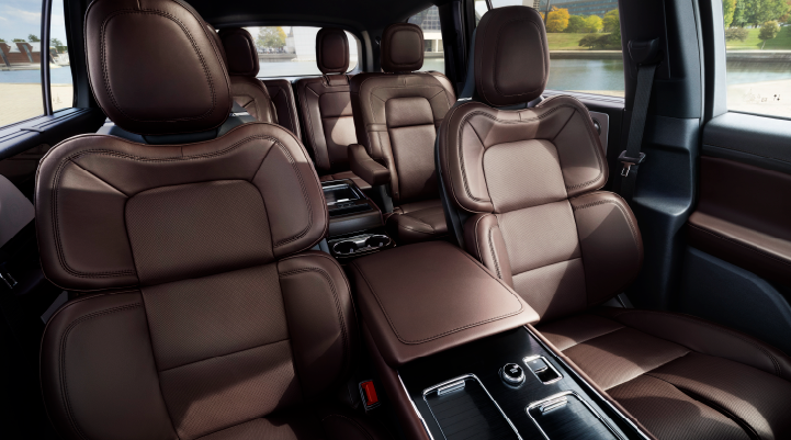 The cabin of the 2025 Lincoln Aviator® SUV is shown with black and brown accents. | Ted Britt Chantilly Lincoln in Chantilly VA