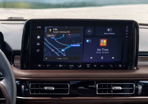The 13.2-inch LCD touchscreen is showcased. | Ted Britt Chantilly Lincoln in Chantilly VA