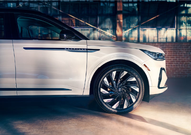 The wheels of the available Jet Appearance Package are highlighted. | Ted Britt Chantilly Lincoln in Chantilly VA