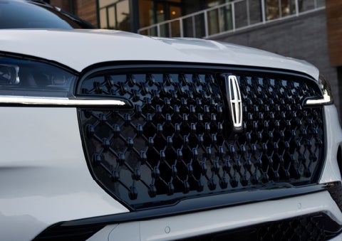 The front grille of a 2026 Lincoln Aviator® SUV is shown. | Ted Britt Chantilly Lincoln in Chantilly VA