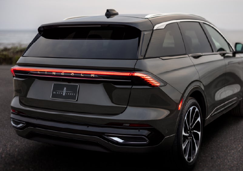 The rear of a 2026 Lincoln Black Label™ Nautilus® SUV displays full LED rear lighting. | Ted Britt Chantilly Lincoln in Chantilly VA